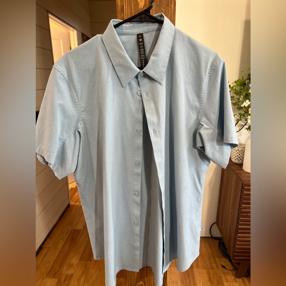 Airing Easy Button Up
Color: Blue
Size: XL